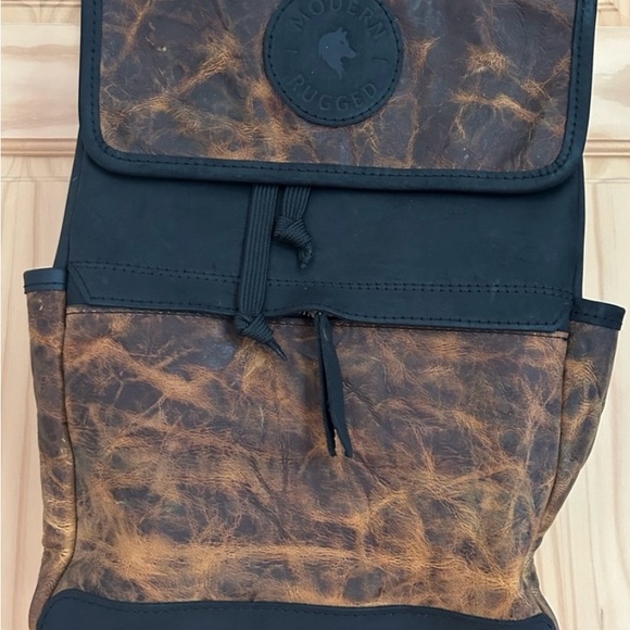Handbags - NWOT MODERN RUGGED LEATHER BAG BACKPACK